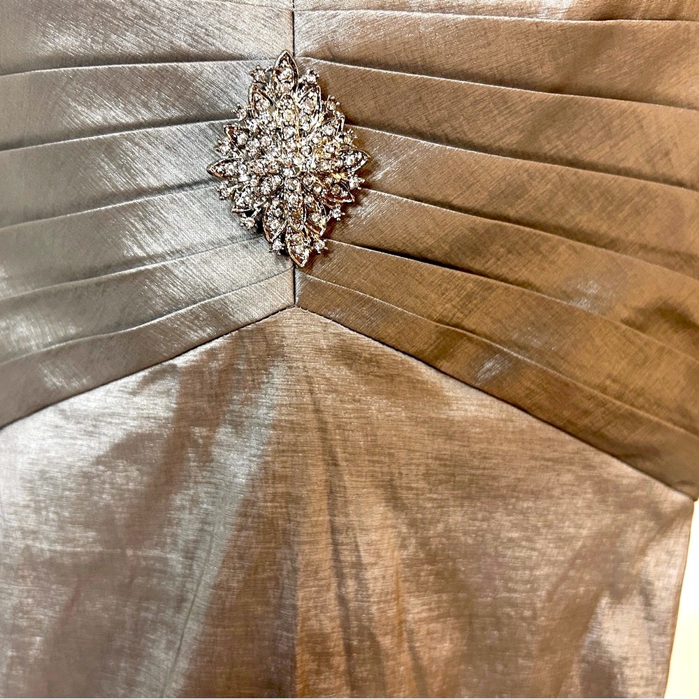 Jessica Howard Strapless Silver Gown - Picture 7 of 9